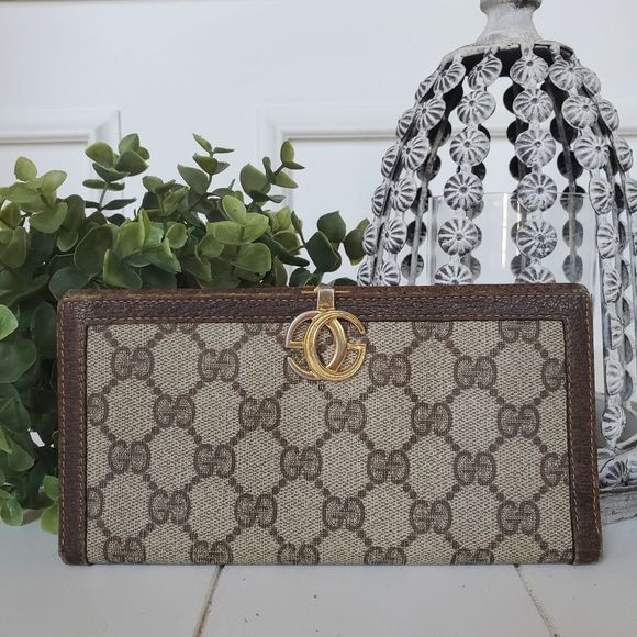 Gucci Handbags - GUCCI Double Sided Vintage Checkbook Holder